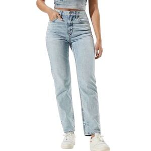 American Eagle Outfitters Authentic Light 90’s Boyfriend Jeans
